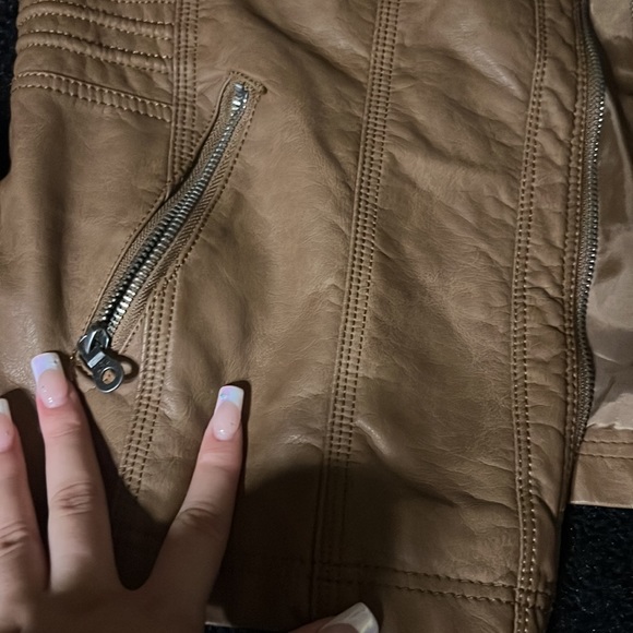 Leather jacket - Picture 2 of 7